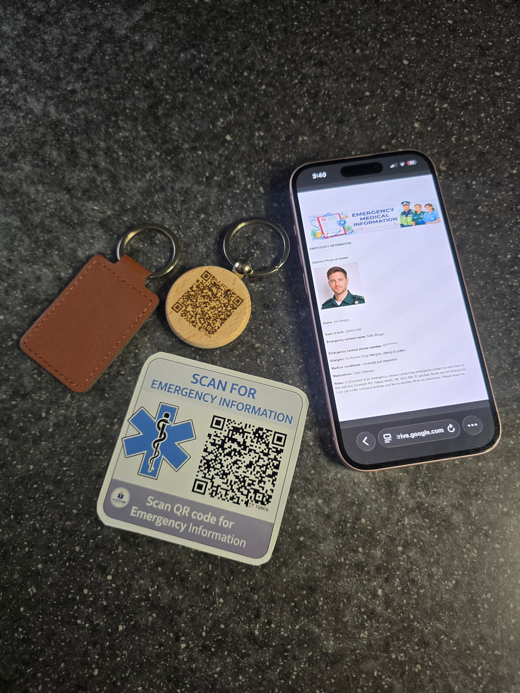 Emergency Information QR Keyring Aid